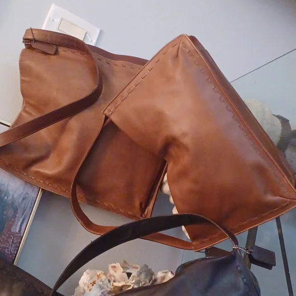 ONLY 1 LEFT RARE Vintage Coach WEST END HOBO BAGS in my Closet Visit @lorac2015